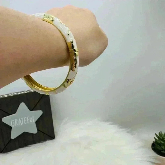 Flower Enamel Cloisonne Bracelet Bangle in White Base - Picture 5 of 9